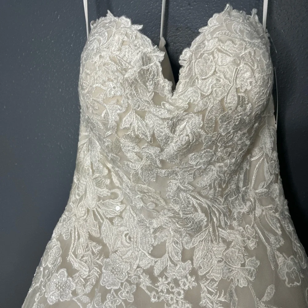 Glitter, tulle, strapless ball gown - Picture 5 of 14